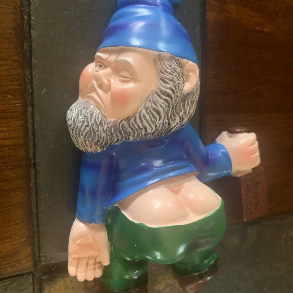 Drunk gnome evil genius. - Picture 2 of 2